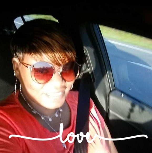 Profile Picture of Chantell Dunbar (@ecwyatt1) on Poshmark