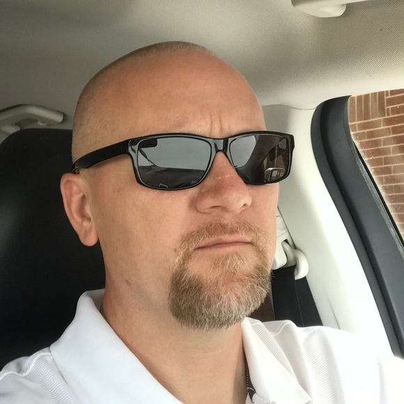 Profile Picture of Ronnie Scherffius (@papascherf) on Poshmark