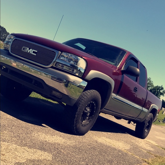 Profile Picture of Caleb Holt (@cholt12) on Poshmark