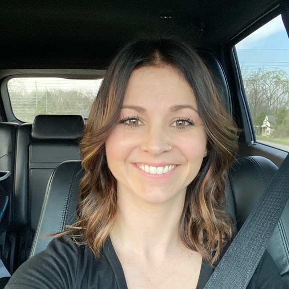 Profile Picture of Sara Rector (@saraerector) on Poshmark