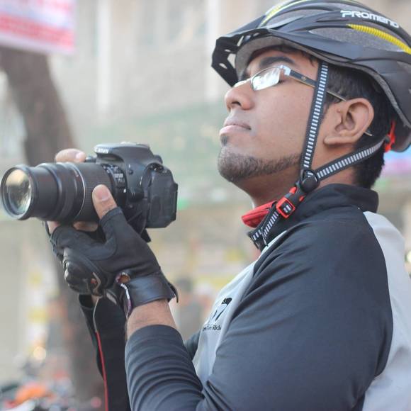 Profile Picture of Akif Dhali (@akif124) on Poshmark