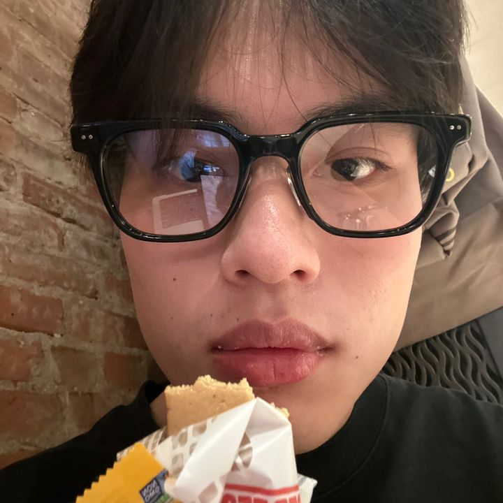 Profile Picture of ellishe (@ellis.he) on Tiktok