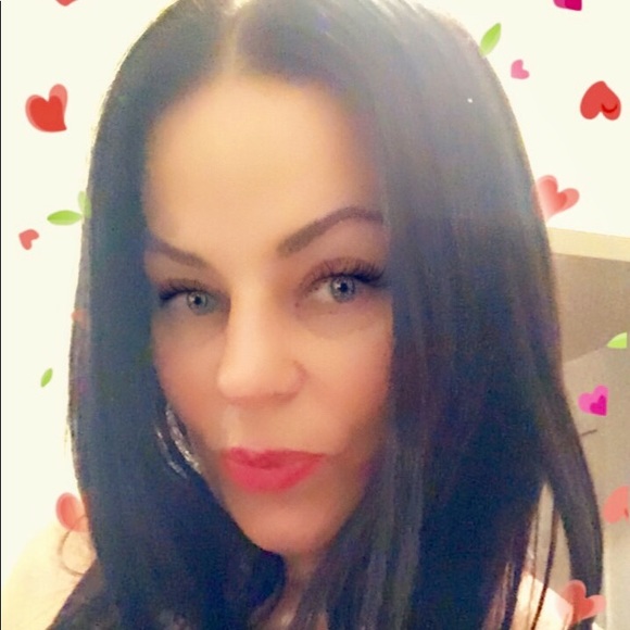 Profile Picture of Barbie Terstenyak (@427barbie) on Poshmark