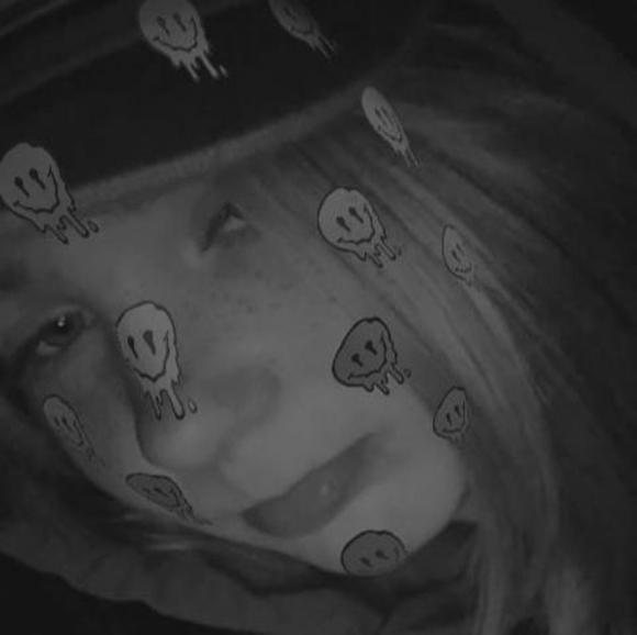 Profile Picture of Taylor Eutzy (@taylor_eutzy12) on Poshmark