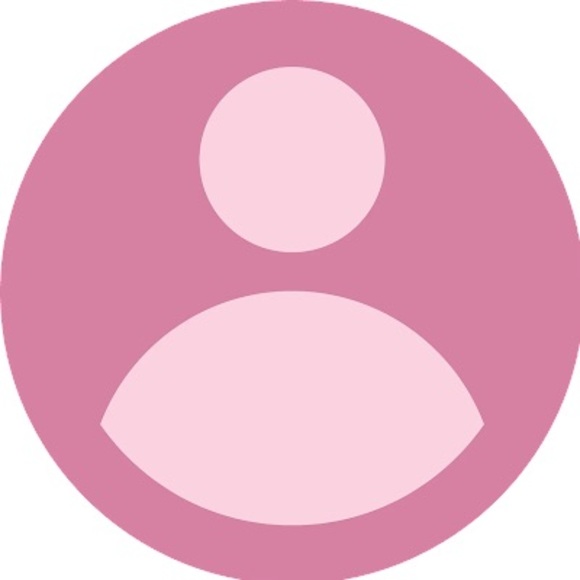 Profile Picture of Lily Pollard (@23lpollard) on Poshmark