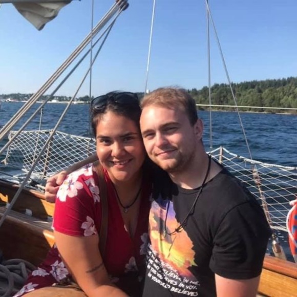 Profile Picture of Bre Peltier (@breanne_peltier) on Poshmark