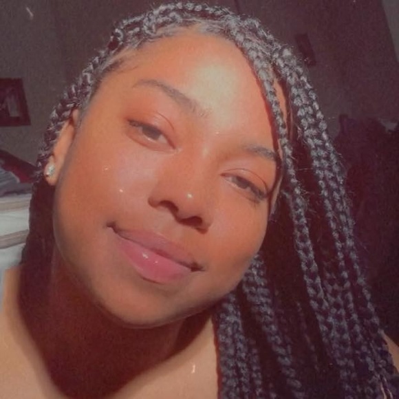 Profile Picture of Alex Jordan (@jordanalex199) on Poshmark