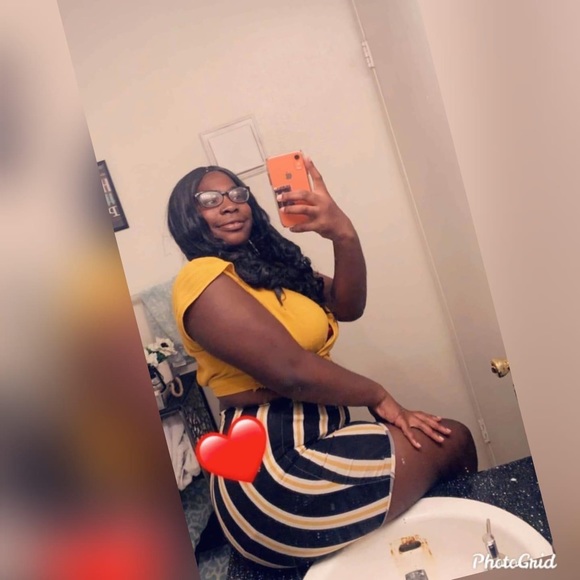 Profile Picture of Ladaysha Coleman (@ladayshacoleman) on Poshmark