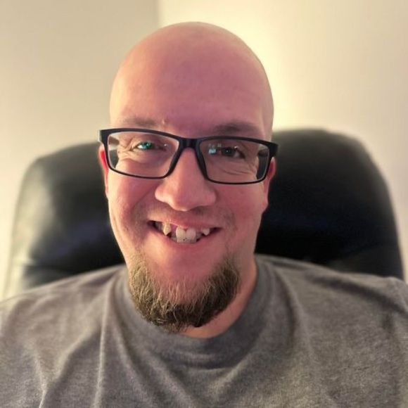 Profile Picture of Josh Mueller (@joshmueller638) on Poshmark