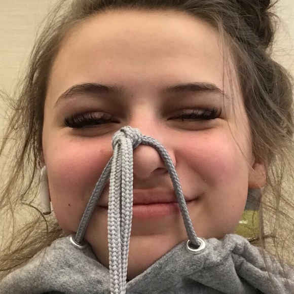 Profile Picture of Danielle Baxter (@baxterdani) on Poshmark