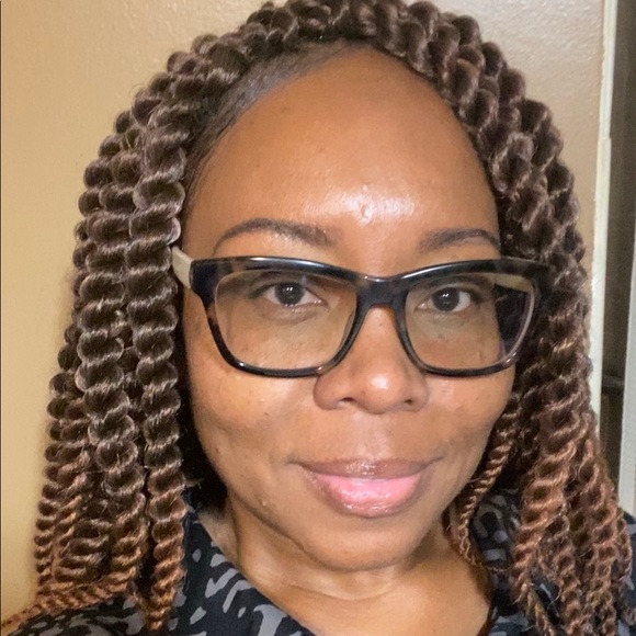 Profile Picture of Tracey Wilkins (@mrsbludiamond) on Poshmark