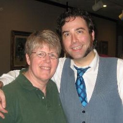 Profile Picture of Debbie Shell (@popthinker) on Twitter