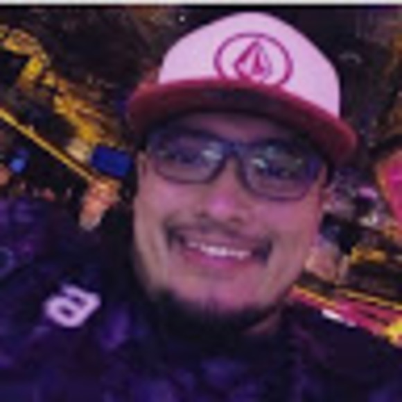 Profile Picture of Emilio Alvarado (@emiliose_) on Poshmark