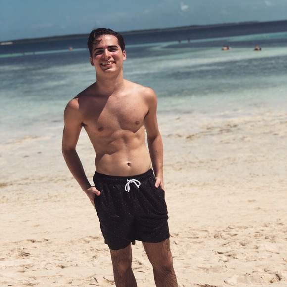 Profile Picture of Jason De bello (@jasondebello) on Poshmark