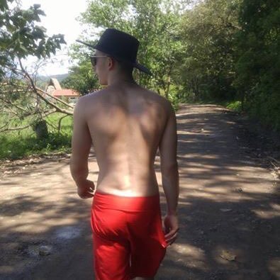 Profile Picture of Brent Nichol (@Brentyboy98) on Twitter