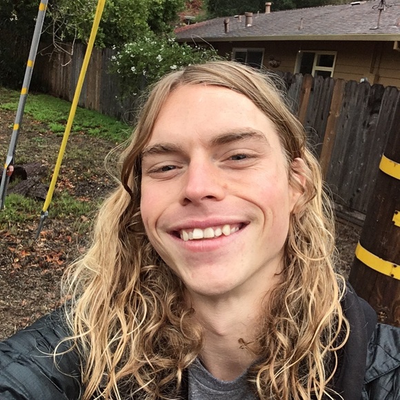 Profile Picture of Michael Boozell (@michaelboozell) on Poshmark