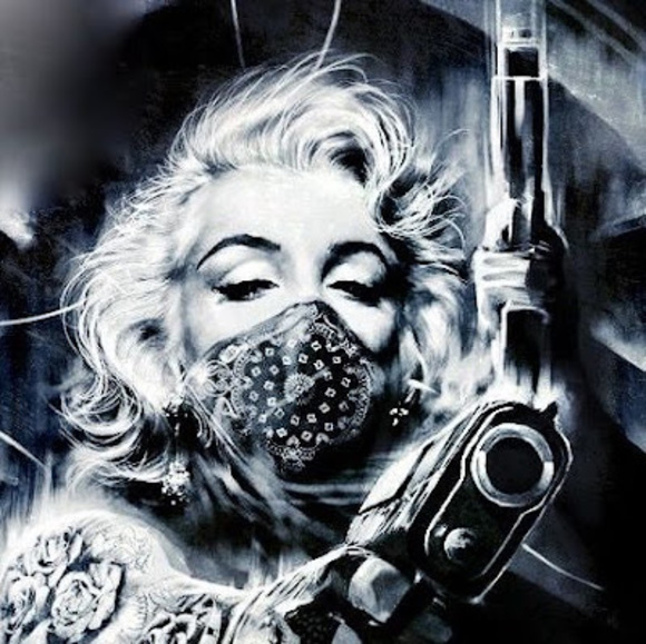 Profile Picture of Tatiana Thomas (@tatianathoma419) on Poshmark