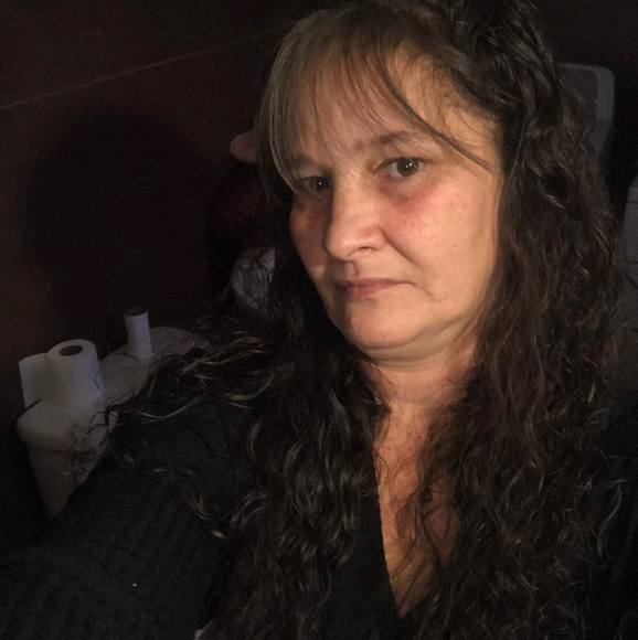 Profile Picture of Bobbie Harbst (@queenbee_18848) on Poshmark