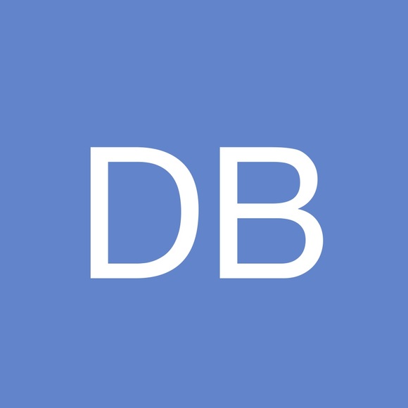 Profile Picture of Des Bayes (@dezzipooh2023) on Poshmark