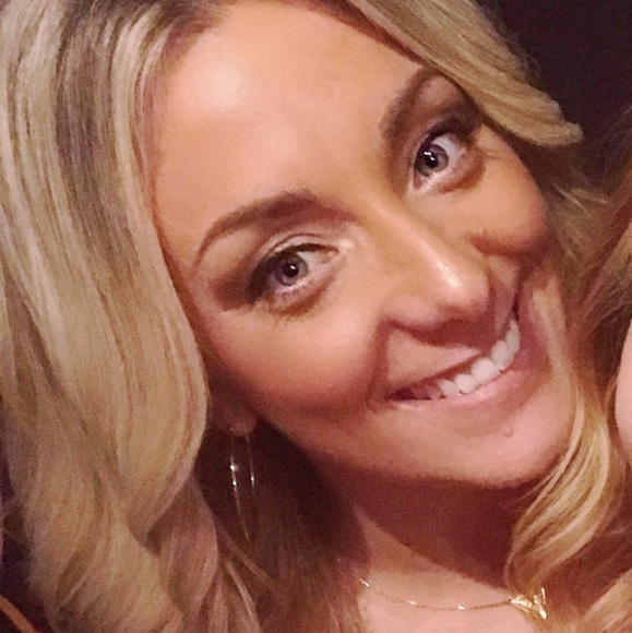 Katie Beegle - Poshmark Profile Picture of Katie Beegle (@katiebeegle) on Poshmark