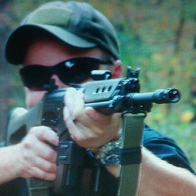 Profile Picture of Larry Griggs (@combatbettym14) on Twitter