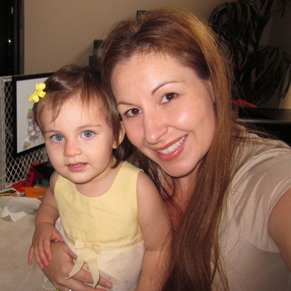 Profile Picture of Candi Daitch (@xocandiox) on Poshmark