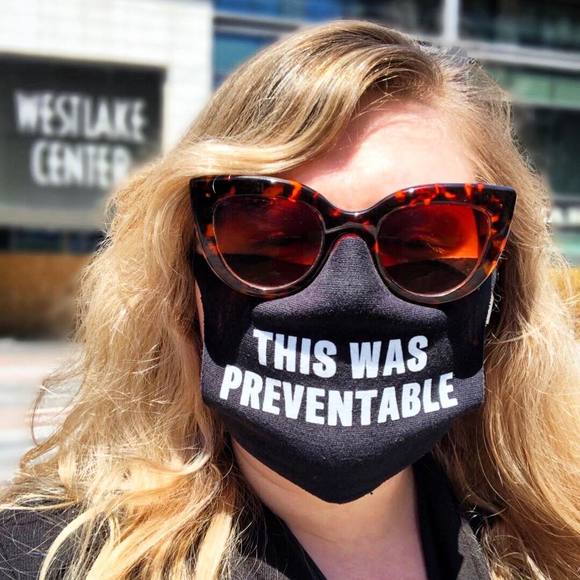 Profile Picture of Shayna Daitch (@iknowshayna) on Poshmark