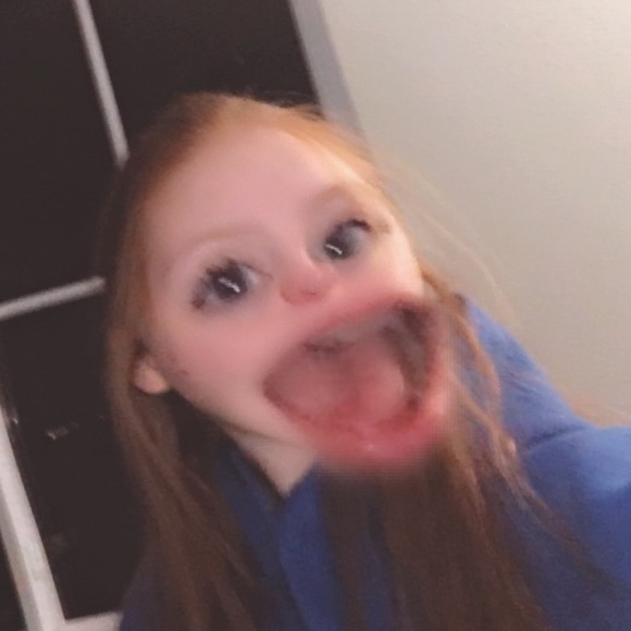 Profile Picture of Madelin Eberle (@madelineberle) on Poshmark