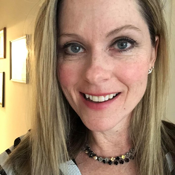 Profile Picture of Jessica Edmonds (@gjedmonds) on Poshmark