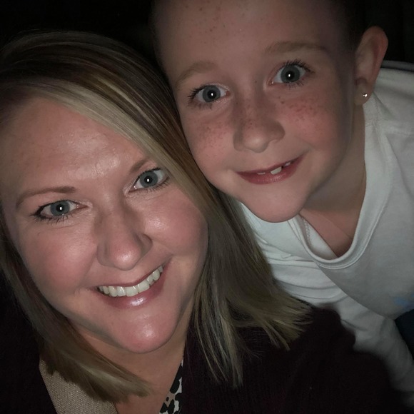 Profile Picture of Jennifer Shrable (@jenniferbednar) on Poshmark