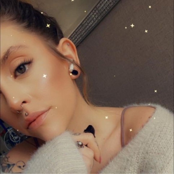 Profile Picture of Danni Tassell (@dannirose009) on Poshmark