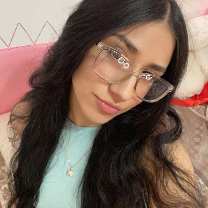 Profile Picture of Elizabeth (@@elizabeth...17) on Tiktok