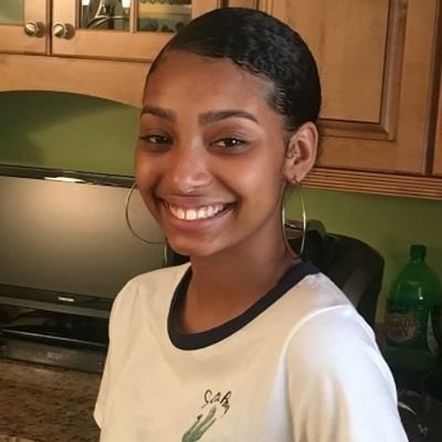 Profile Picture of Robin 🍯 🍦 (@Robin0bryant) on Twitter