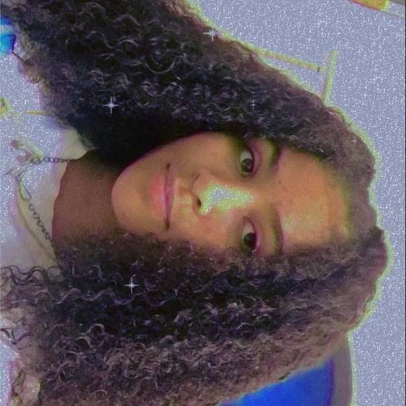 Profile Picture of Yeidielis Camarillo (@yenitxa_07) on Poshmark