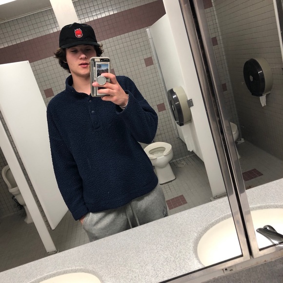 Profile Picture of Joe Hannon (@joehannon) on Poshmark