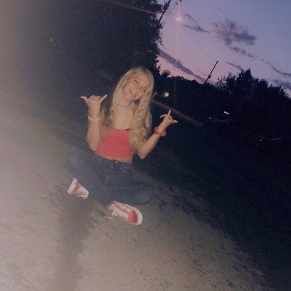 Profile Picture of Karina Combs (@karina_combs) on Poshmark