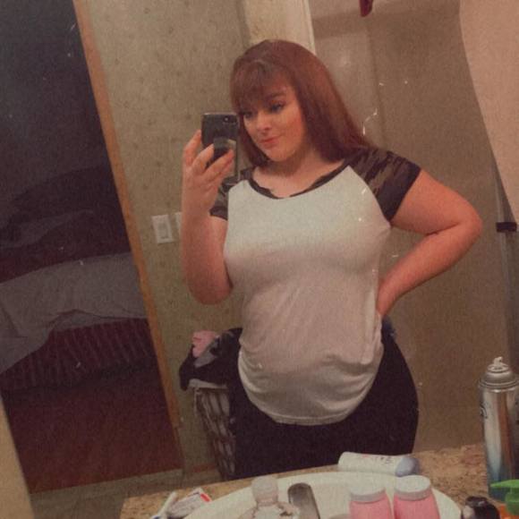 Profile Picture of Amber Conley (@amberconley23) on Poshmark