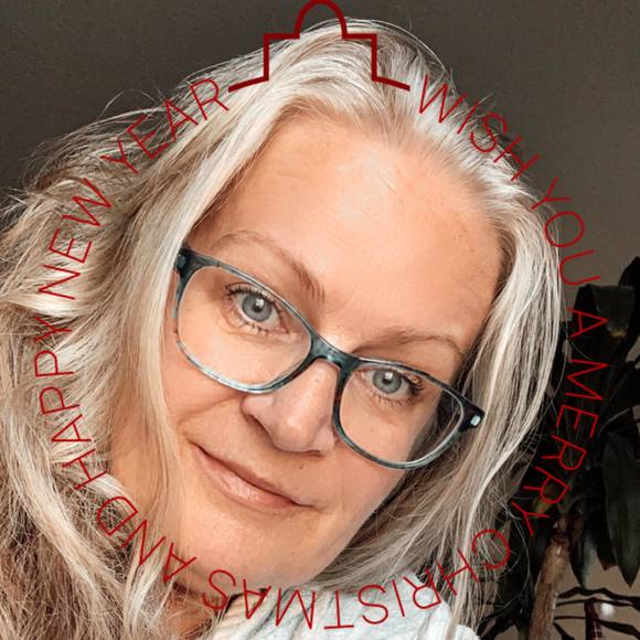Profile Picture of Melanie Denham (@melaniedenham) on Poshmark