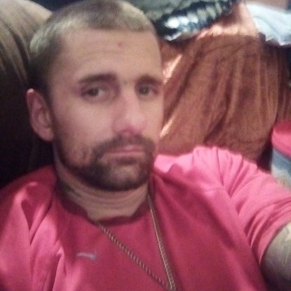 Profile Picture of Daniel Nobles (@daniel_nobles) on Poshmark