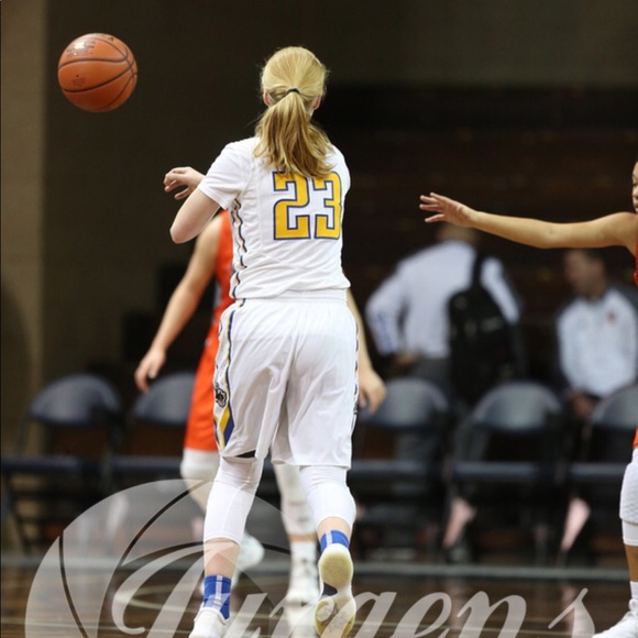 Profile Picture of Kenzie Kramer (@kenzie_k23) on Poshmark