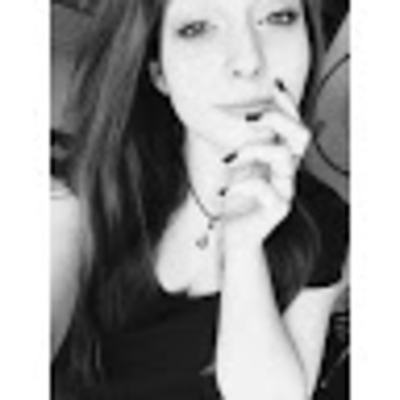 Profile Picture of Maddy Siegler (@maddysiegler) on Poshmark