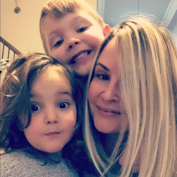 Profile Picture of Amanda Clayville (@clayvilleamanda) on Poshmark