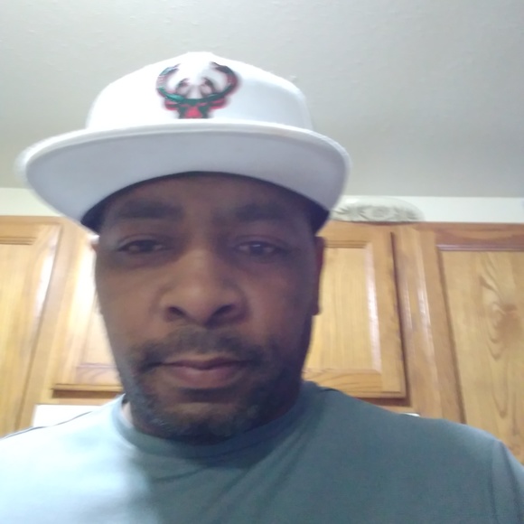 Profile Picture of Robert Armstrong (@robertarmstr702) on Poshmark