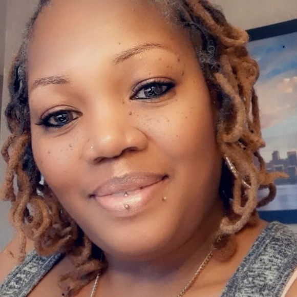 Monica Crutchfield - Poshmark Profile Picture of Monica Crutchfield (@contina06) on Poshmark