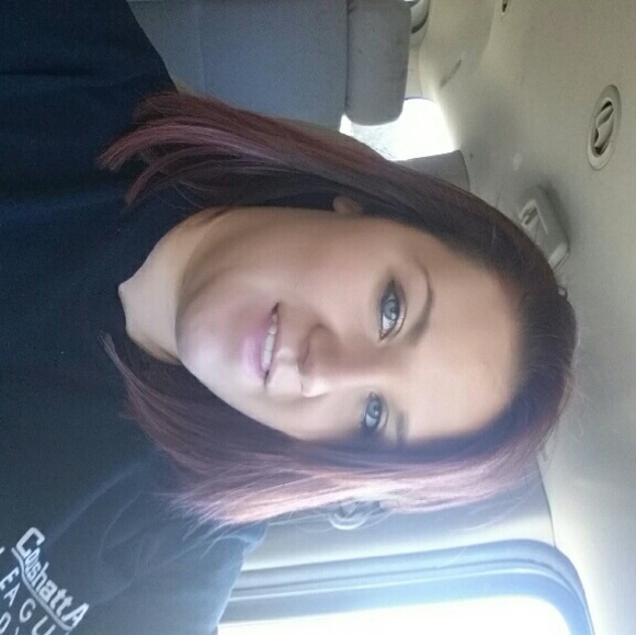 Profile Picture of Krystal Laird (@blueyed88) on Poshmark