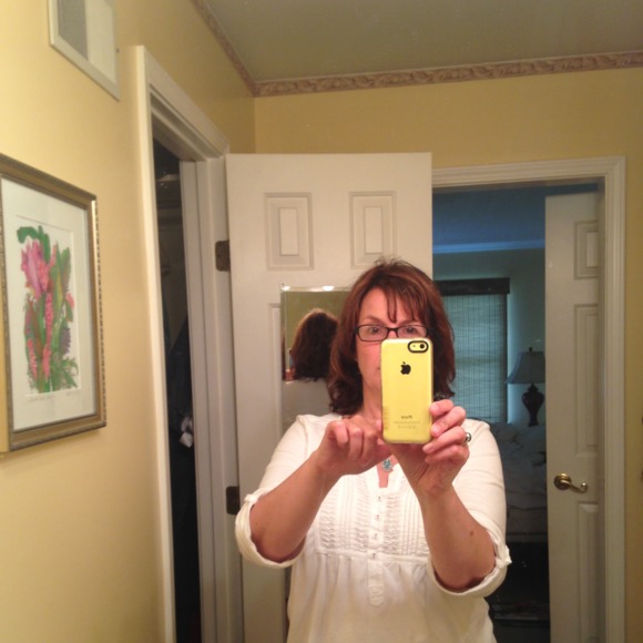 Profile Picture of Cindy Scheurich (@cindy_scheurich) on Poshmark