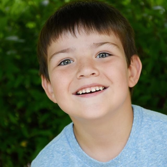 Lisa Kleefman - Poshmark Profile Picture of Lisa Kleefman (@disneymomma101) on Poshmark