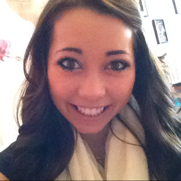 Profile Picture of Jessica Rushlow (@jessjeanr) on Poshmark