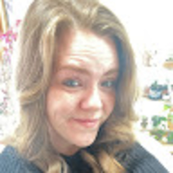 Profile Picture of Vanessa Osier (@vanessaosier3) on Poshmark