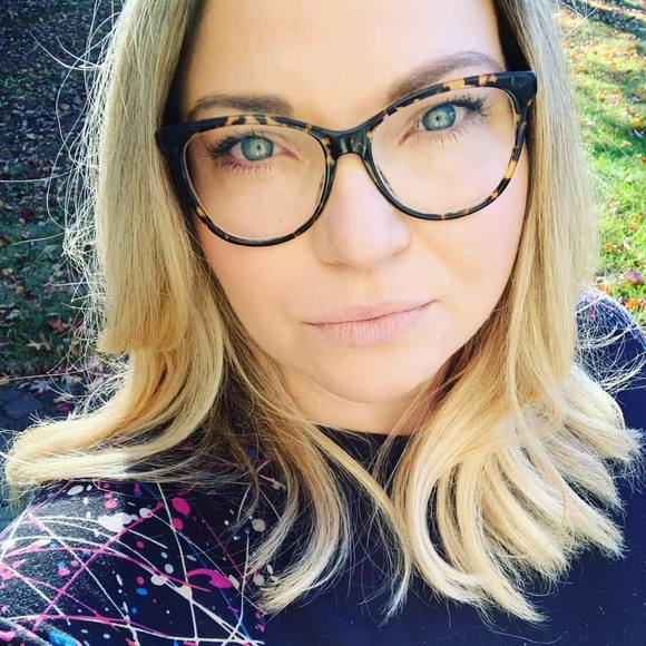 Profile Picture of Myla Welshons (@ohhhmy21) on Poshmark